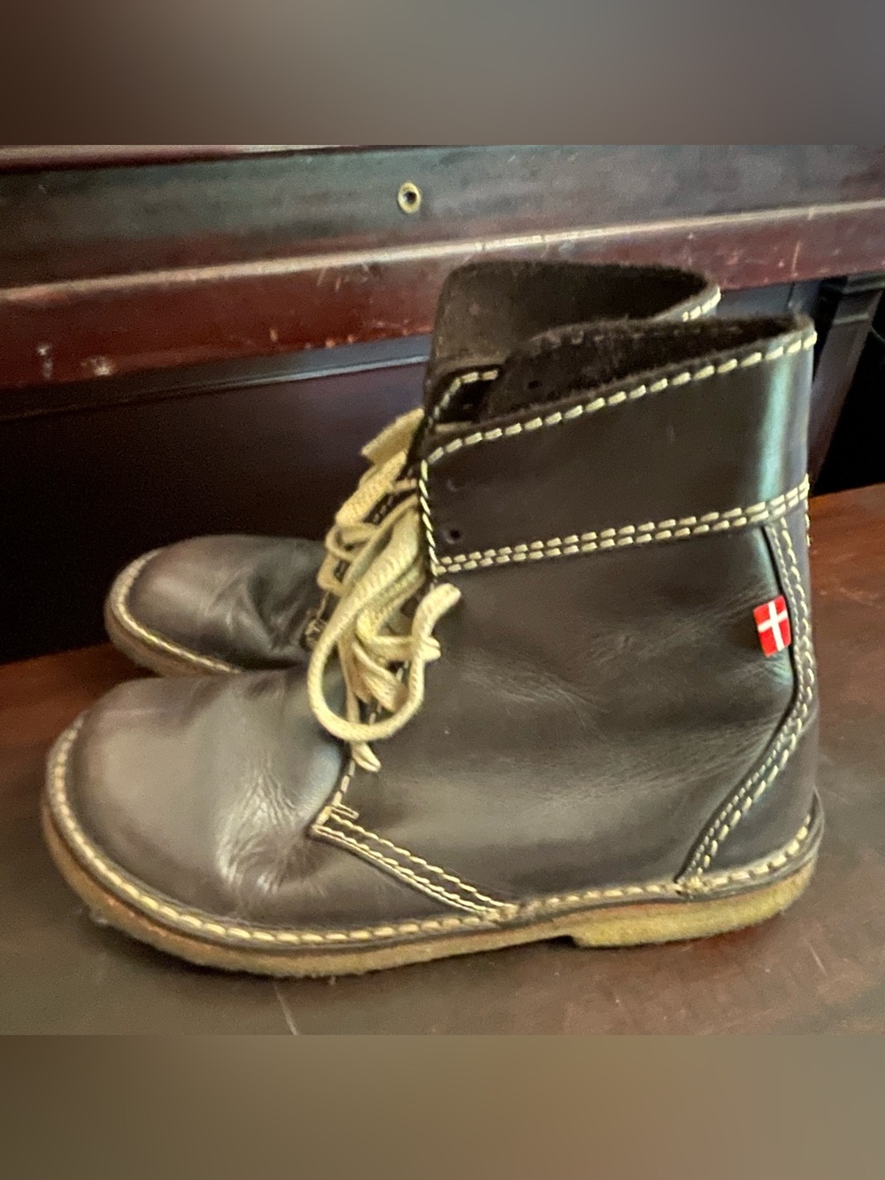 Duckfeet Faborg
Euro size 44
Very dark grey